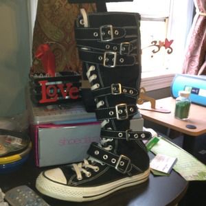 Converse All Star high tops  size 4
