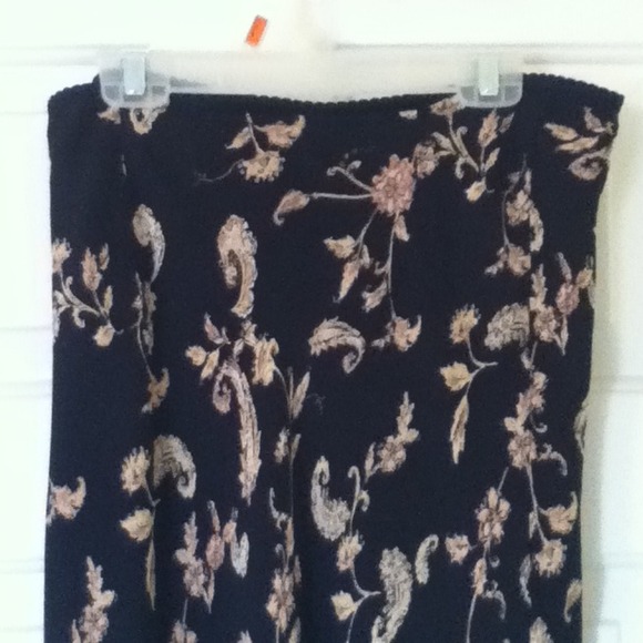Floral Slip Style Skirt - Picture 2 of 3