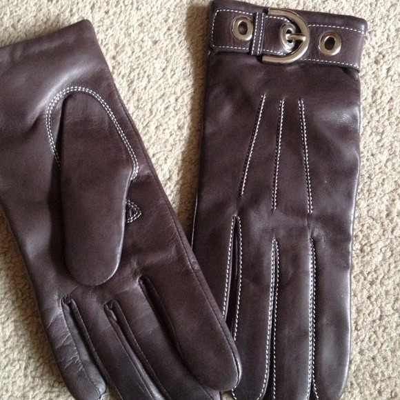 Authentic brown leather Coach glives