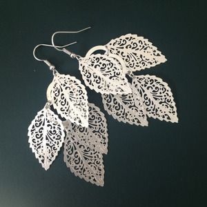 Silver filigree leaf cluster earrings