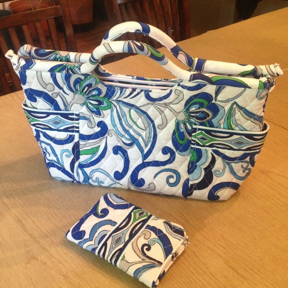 💢SOLD💢VERA BRADLEY bag + wallet