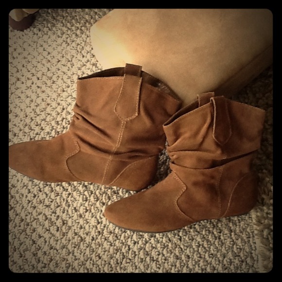 REDUCED!!!!!!!! flat suede booties bought from DSW