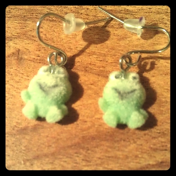 Cute frog earrings