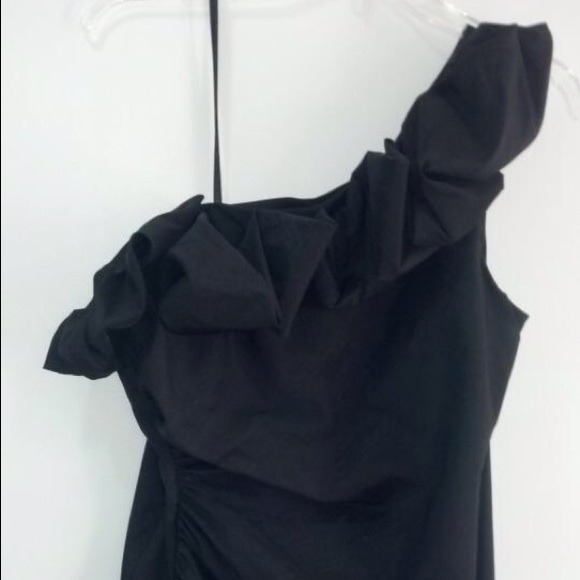 💰 Black Ruffle Shoulder Cocktail Dress 💰