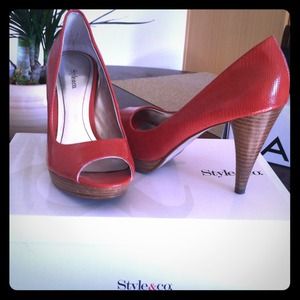 Deep coral pumps