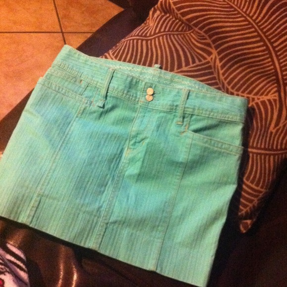 Kute Tilt Gap skirt💛