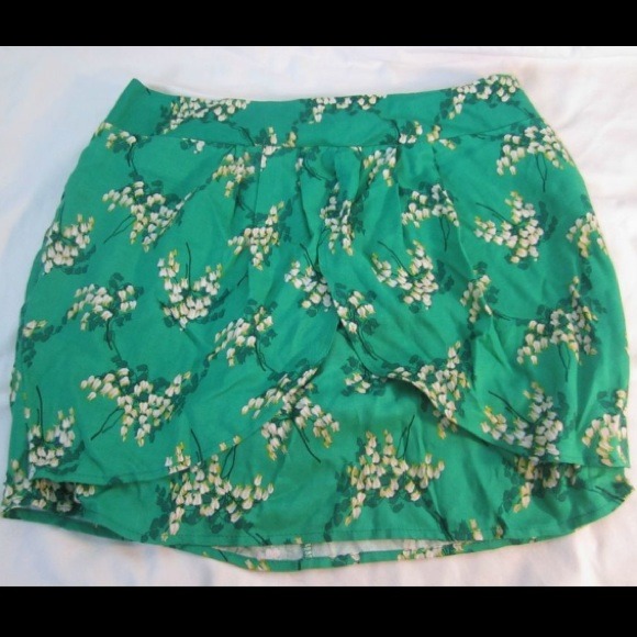 🚫Sold in bundle🚫Green Flowered Mini Skirt