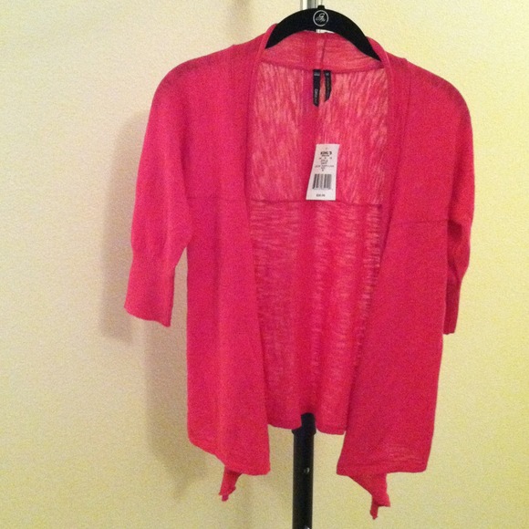 💢Sold in bundle💢NWT pink cardigan