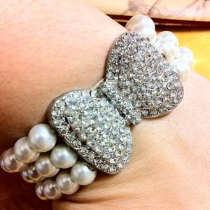  Bracelet