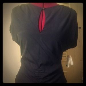 Key hole button back shirt