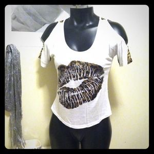 ))SOLD(( Cute cheetah top