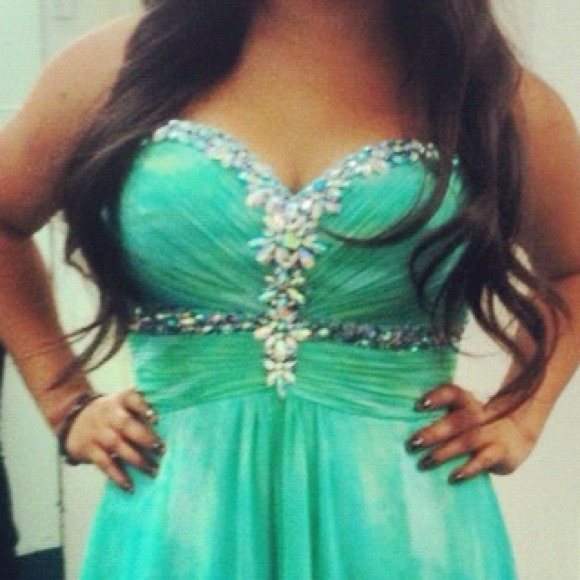 Tony Bowls Prom Dress - Picture 2 of 3