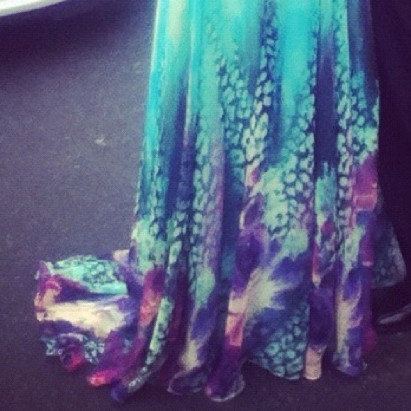 Tony Bowls Prom Dress - Picture 3 of 3