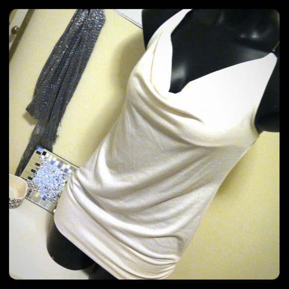 ))SOLD(( Zipper back top!!