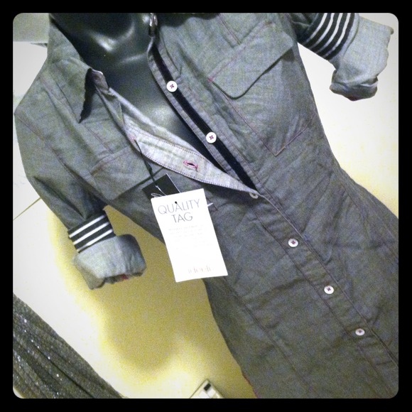 ))SOLD(( Bnwt button up