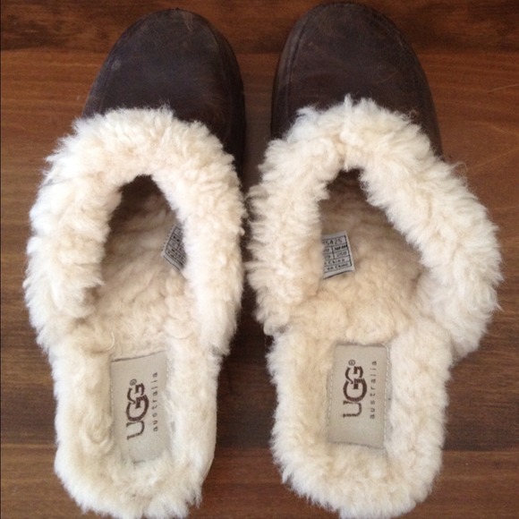🔴SOLD!🔴 Authentic brown leather Ugg clogs