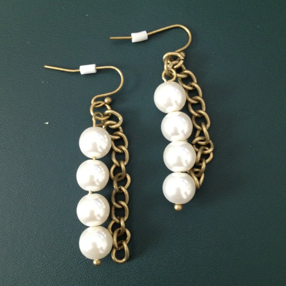 Antique gold chain w/pearls dangle earrings