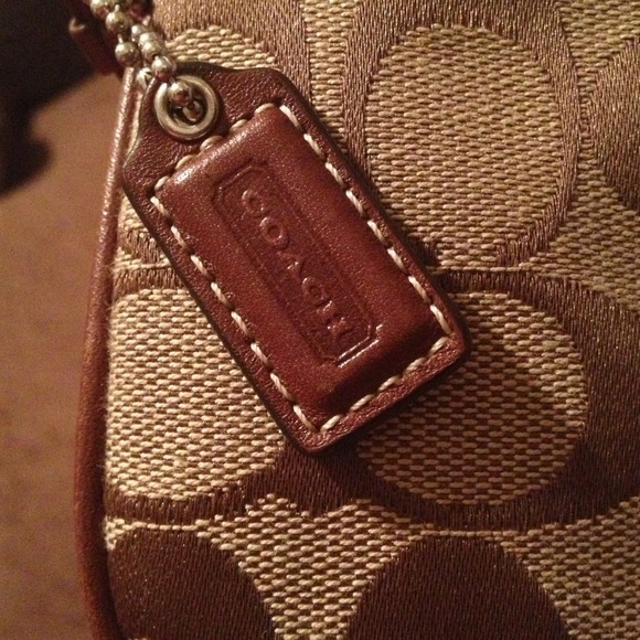 Coach wristlet - Picture 2 of 2
