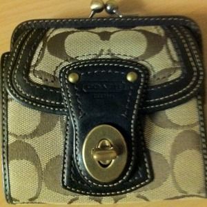 Medium Turnlock French Wallet