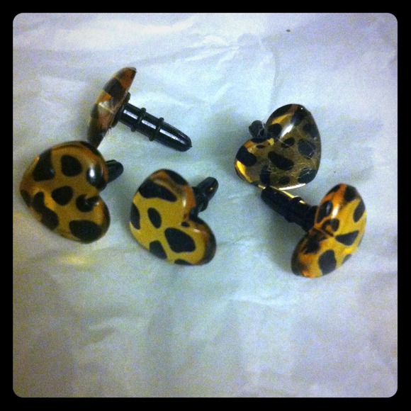 Leopard heart iPhone headphone jack plugs