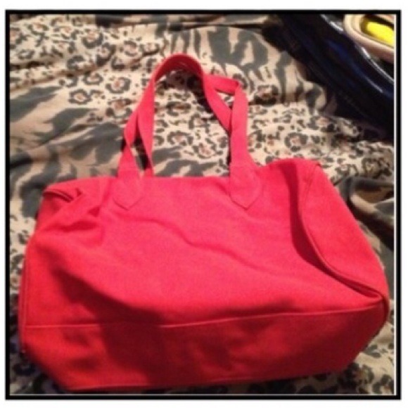 Saks Fifth Avenue Handbags - Saks Fifth Avenue duffle bag