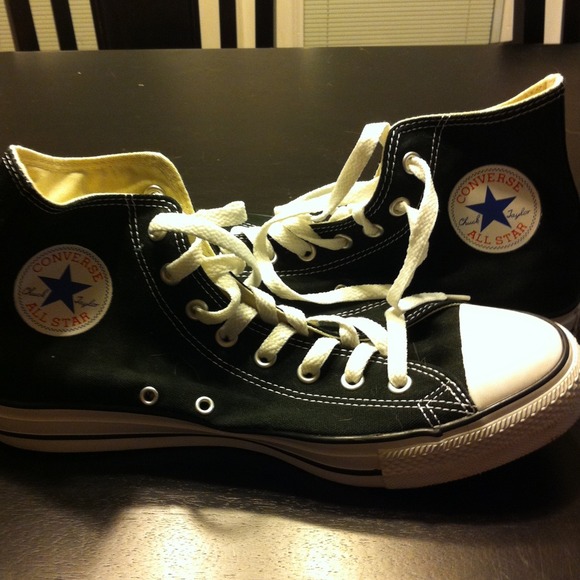 Authentic Men's black Chuck Taylors