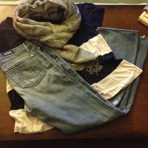 No longer availableWomen's Rock and Republic jeans