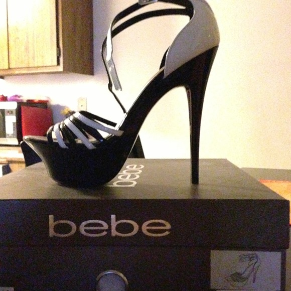 BeBe shoes black and white size 6.0.. New in box