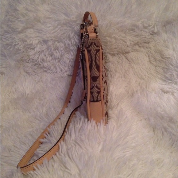 Authentic Coach - Picture 2 of 3