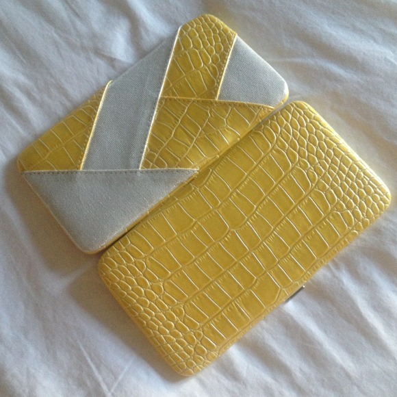 NWT Wallet - Picture 3 of 3