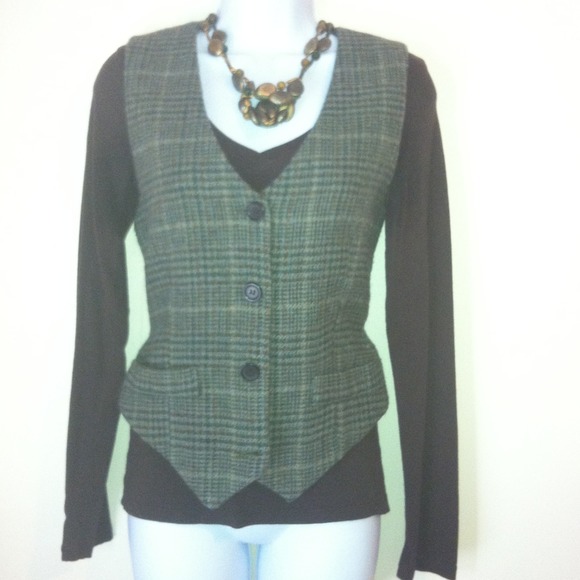 **SOLS**Olive green wool vest