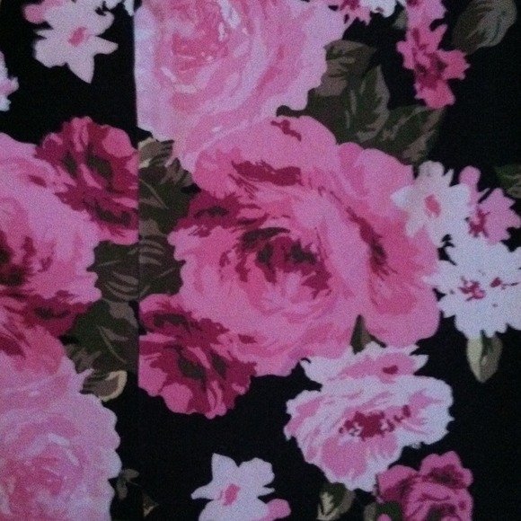 Stretchy flowered capris.  Gently worn. - Picture 2 of 2