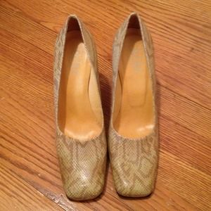 Vintage BCBG heels