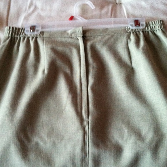 Sage green skirt. Worn once or twice. - Picture 4 of 4