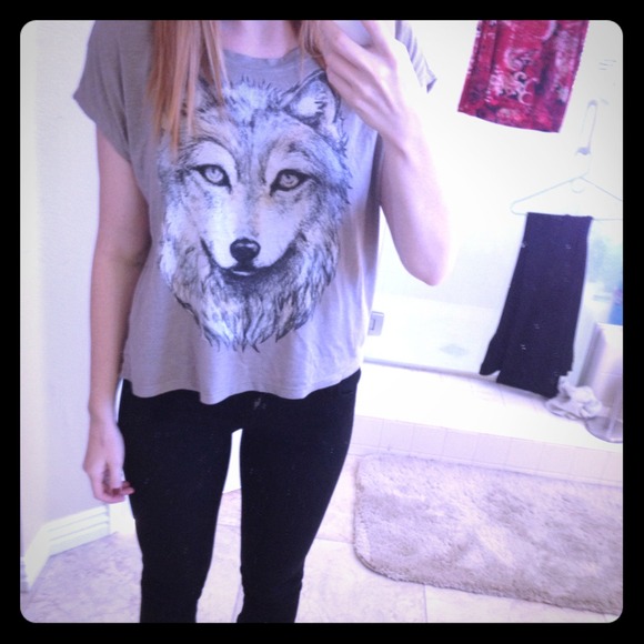 Wolf face top.