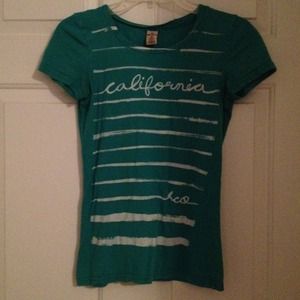 Hollister graphic tee