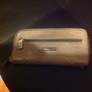 ✨Reserved for Lhy💕RM Croc Zip Around Wallet