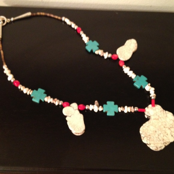 Amazing statement piece necklace!