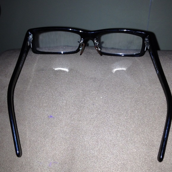 Prada Glasses lenses are not prescription. - Picture 2 of 4