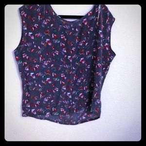 Gray flowery top