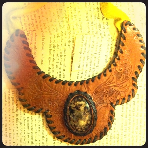 Leather Choker with Seashell Embellishment