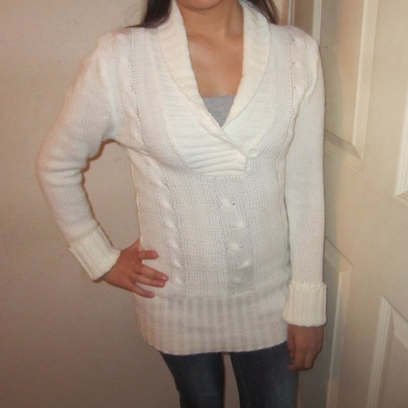🔴SOLD IN BUNDLE!🔴 White Sweater.