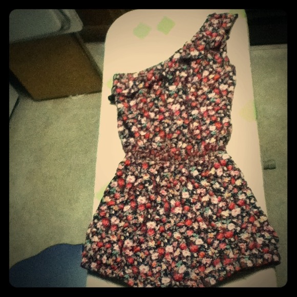 BUNDLE RESERVED One shoulder romper