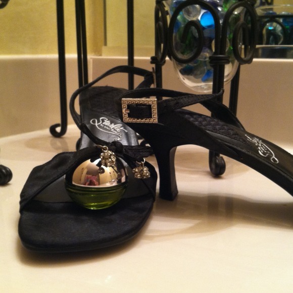 Shoes - Picture 2 of 2