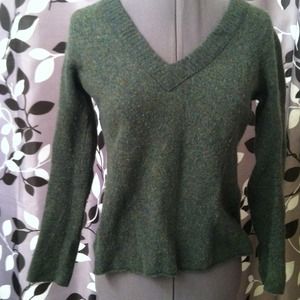 🔴SOLD🔴Green Banana Republic sweater