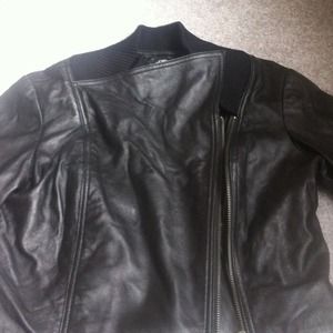 NWT Bebe cropped leather jacket