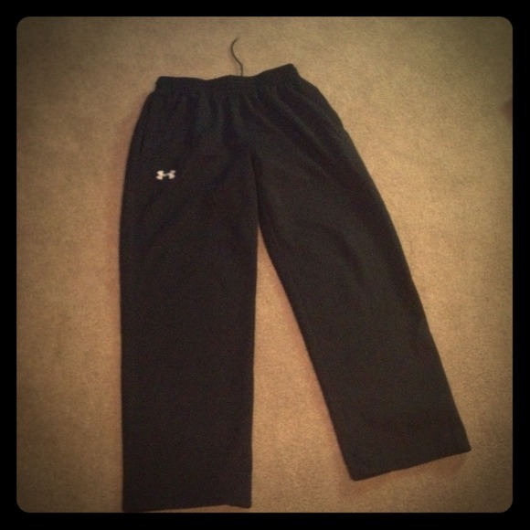 MED under armour sweats