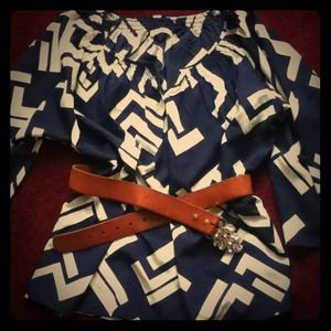 Reserved @qwnmia02  navy and white top