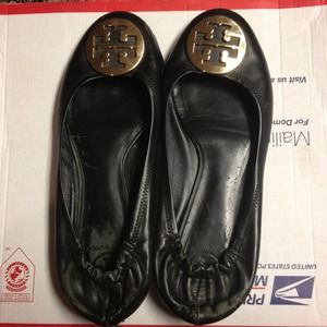Black Tory burch reva flats with gold logo
