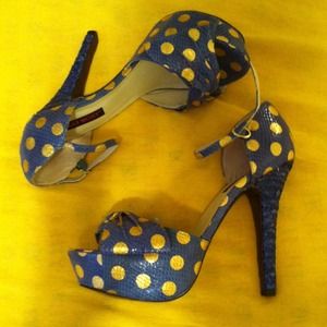 BNiB size 11 Mojo Moxy Dotty Blue platform heels